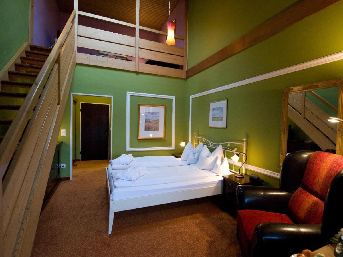 Glockenspiel Hotel 3*